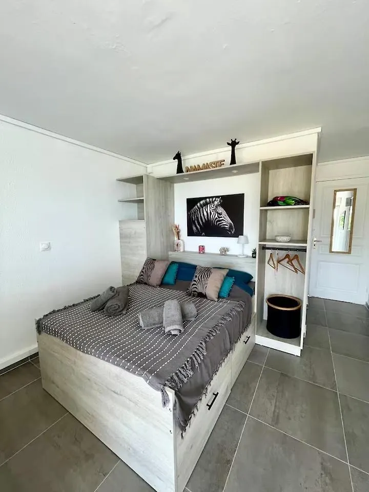 Daire Beau Studio- Vue Mer- Plage A Pied Le Gosier